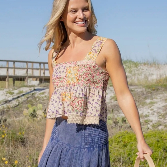 NWT NATURAL LIFE ♥️ Tricia Embroidered Cotton Top - Meadow Patches XS - Picture 3 of 5